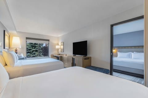 Family Suite, Multiple Beds, Non Smoking | Premium bedding, in-room safe, desk, laptop workspace