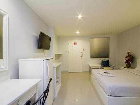 Double Room, 1 Queen Bed | Room amenity