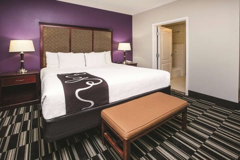 Suite, 1 King Bed, Non Smoking | Premium bedding, desk, laptop workspace, blackout drapes