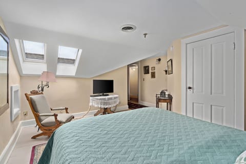 Standard Double Room, Private Bathroom (Room 7) | Premium bedding, individually decorated, individually furnished