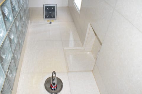 Standard Room | Bathroom shower