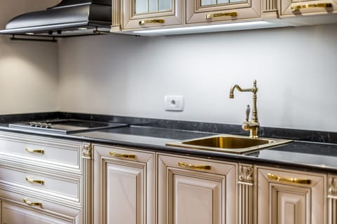 Luxury Suite Piaca - Other location, 3 min away | Private kitchen | Fridge, microwave, stovetop, dishwasher