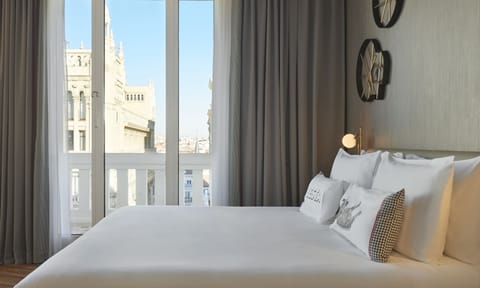 Suite, Terrace | Premium bedding, minibar, in-room safe, desk