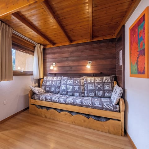 Individually decorated, individually furnished, free WiFi, bed sheets