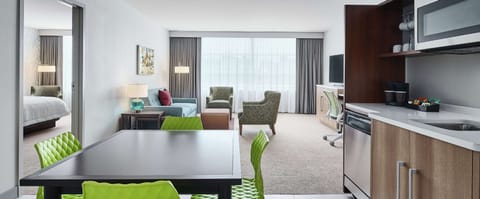 Suite, 1 Bedroom, Non Smoking | Premium bedding, desk, iron/ironing board, free WiFi