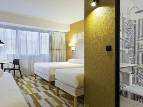 Desk, blackout drapes, soundproofing, free WiFi