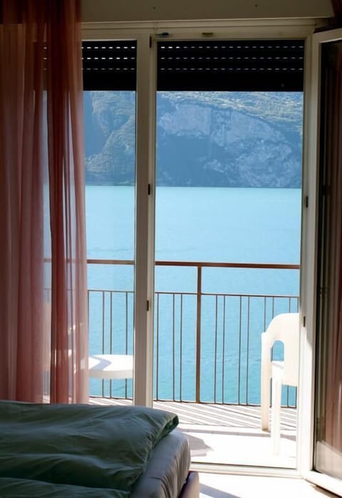 In-room safe, desk, free WiFi