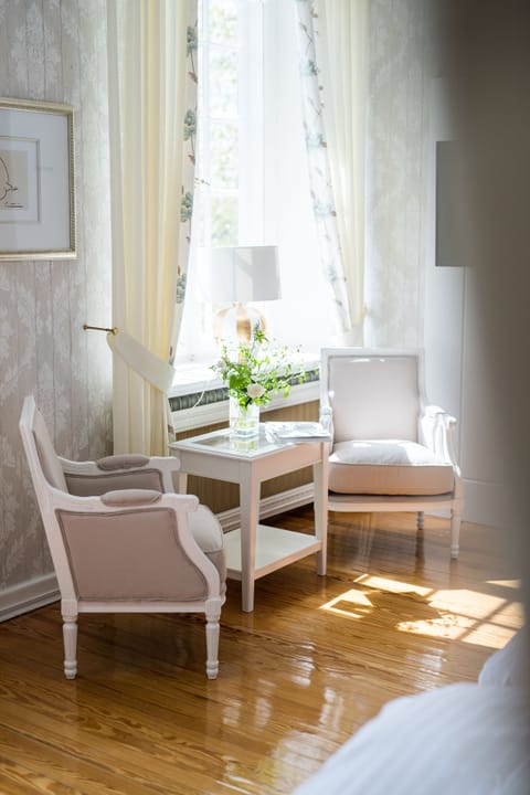 Double Room (Prinz Himmelblau) | Living area | Flat-screen TV