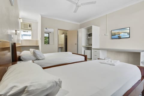 Standard Twin Room | Laptop workspace, free WiFi, bed sheets, alarm clocks