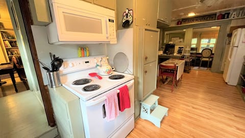 This country kitchen is perfect for those who want to embrace their inner chef.