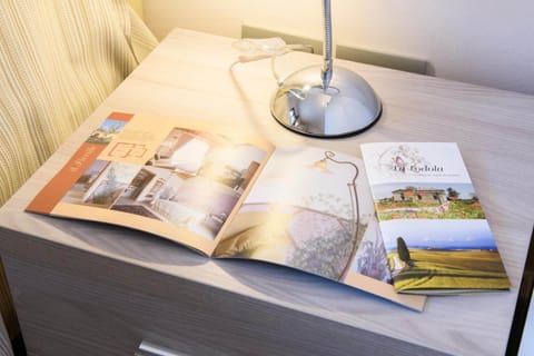 Down comforters, desk, cribs/infant beds, rollaway beds