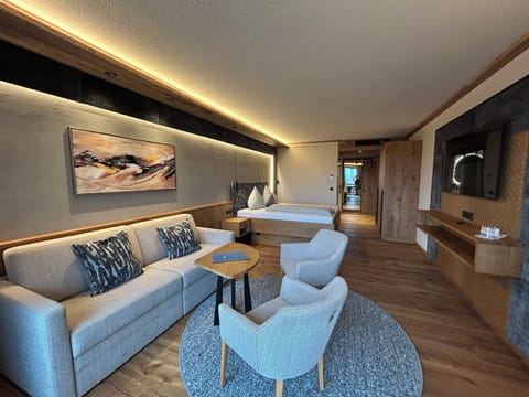 In-room safe, desk, soundproofing, cribs/infant beds