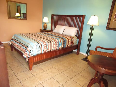 Standard Single Room, 1 Queen Bed, Non Smoking | Premium bedding, desk, blackout drapes, free WiFi
