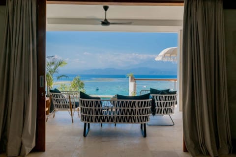 Villa Luar Biasa - Two bedroom villa with pool and ocean views | Balcony