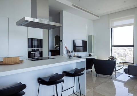 Executive Apartment, 3 Bedrooms | Private kitchen | Fridge, microwave, oven, stovetop