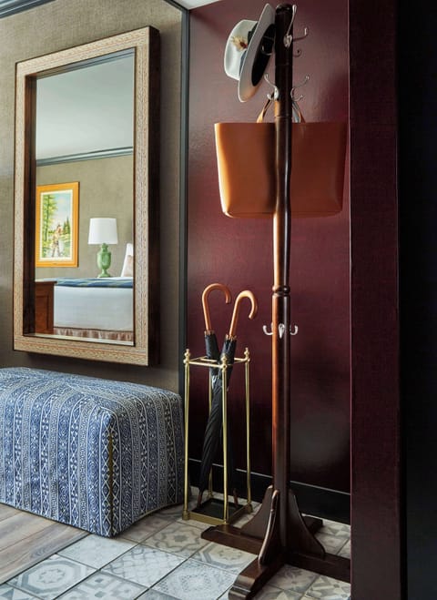 Premium bedding, down comforters, in-room safe, desk