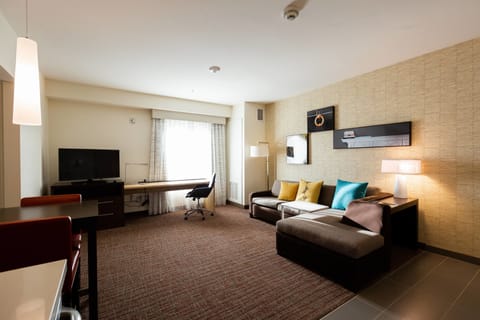 Suite, 1 Bedroom | Premium bedding, minibar, desk, blackout drapes