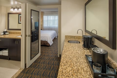 Family Suite, 2 Bedrooms, 2 Bathrooms, 1 King, 1 Queen | Mini-refrigerator