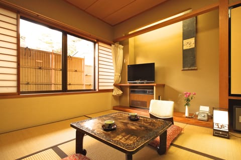 Japanese-Style Economy Room | Free WiFi