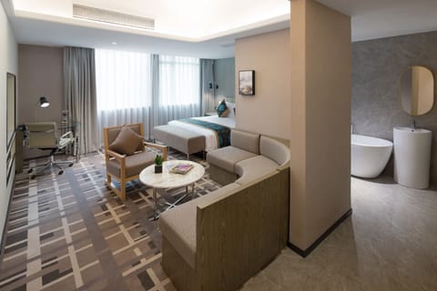 Deluxe King Room | Premium bedding, down comforters, minibar, desk