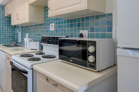 One Bedroom Sea View Apartment | Private kitchen | Electric kettle, toaster