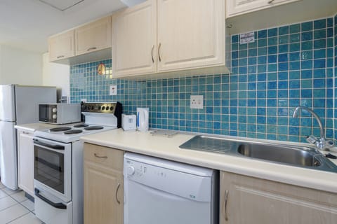 One bedroom Family Sea View Apartment | Private kitchen | Electric kettle, toaster