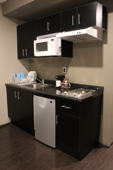 Mini-fridge, griddle