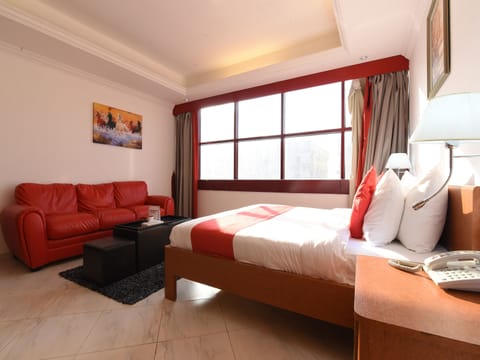 Deluxe Room | In-room safe, iron/ironing board, free WiFi