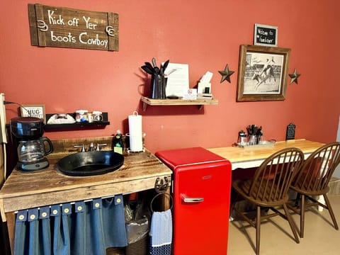 The Hitching Post | In-room dining