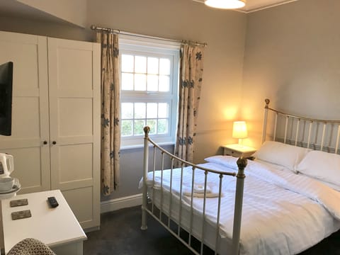 Luxury Double Room, Ensuite, Garden View (Double) | WiFi