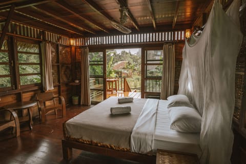 Treehouse Loft | In-room safe, individually decorated, individually furnished, bed sheets