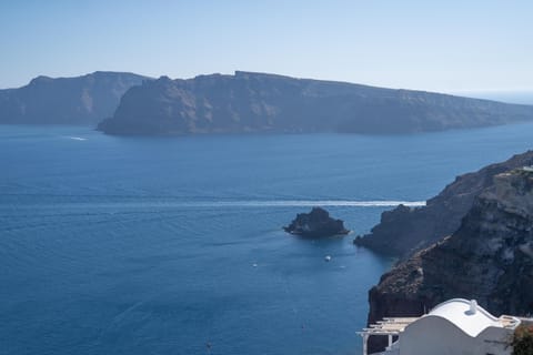 2 restaurants, lunch, dinner served; Mediterranean cuisine