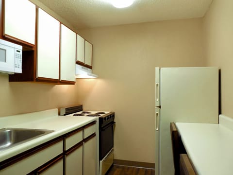 Deluxe Studio, Multiple Beds, Non Smoking | Private kitchen | Full-size fridge, microwave, stovetop, coffee/tea maker