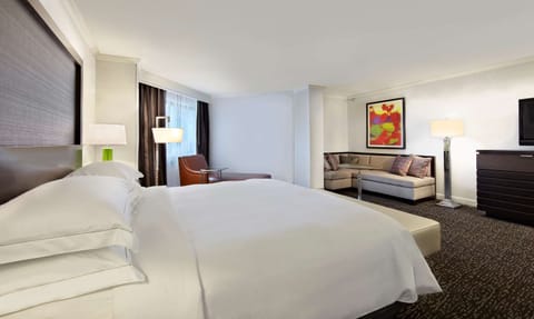 Junior Suite, 1 King Bed | Frette Italian sheets, premium bedding, down comforters, pillowtop beds