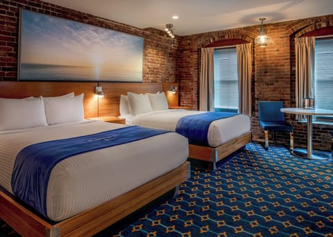 Double Queen City View | Egyptian cotton sheets, premium bedding, pillowtop beds, in-room safe