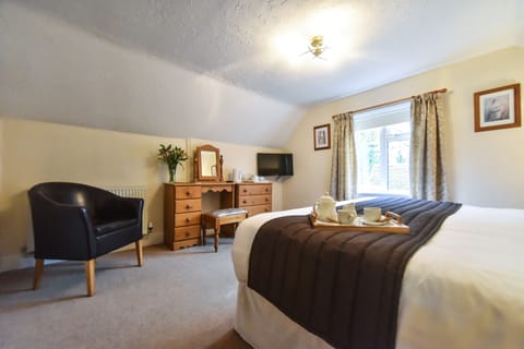 Double or Twin Room (Room 10) | Desk, iron/ironing board, free WiFi, bed sheets