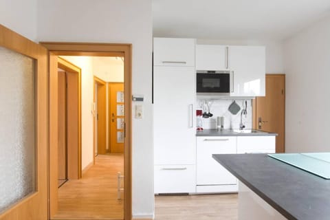City Apartment, 2 Bedrooms, Non Smoking | Private kitchen | Full-size fridge, microwave, stovetop, dishwasher