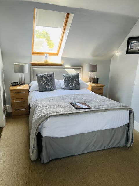 Double Room, Ensuite | Desk, free WiFi, bed sheets