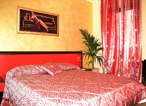 Standard Double Room, Balcony | Premium bedding, desk, cribs/infant beds, free WiFi