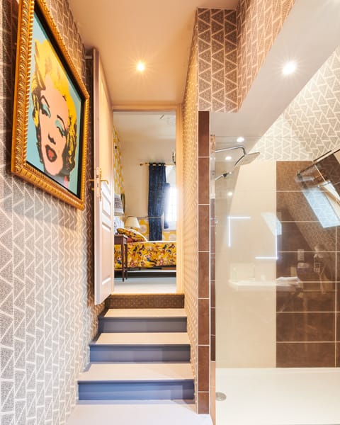 Superior Double Room, 1 Queen Bed | Bathroom shower