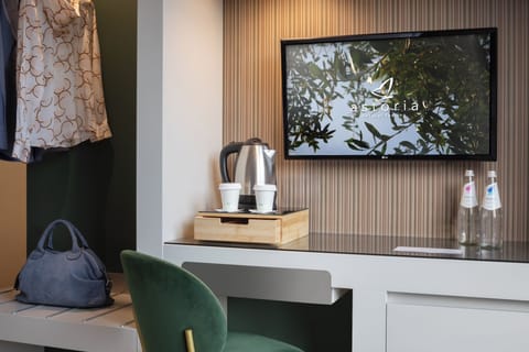 Minibar, in-room safe, soundproofing, free WiFi