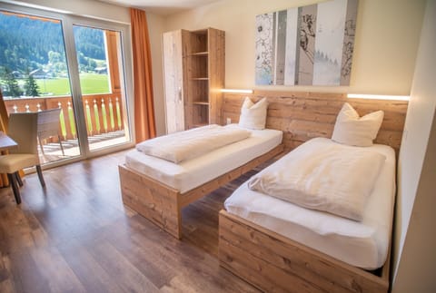 Standard Double Room, Balcony | 5 bedrooms, hypo-allergenic bedding, blackout drapes, free WiFi