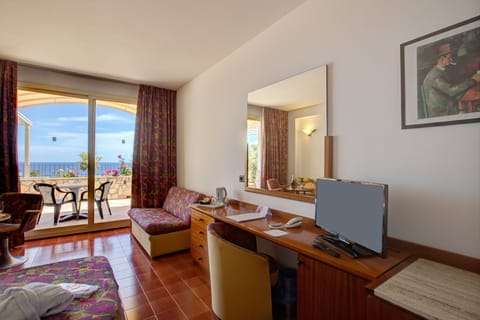 Double Room, Terrace, Sea View (Terrazze) | Minibar, in-room safe, desk, free WiFi