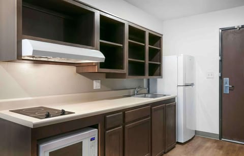 Standard Studio, 2 Queen Beds, Non Smoking, Refrigerator & Microwave | Private kitchen | Full-size fridge, microwave, stovetop, freezer