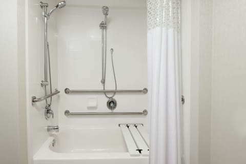 Room, 1 King Bed, Accessible, Bathtub | Bathroom | Free toiletries, hair dryer, towels