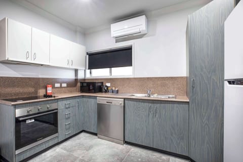 Standard Apartment | Private kitchenette | Fridge, coffee/tea maker, electric kettle