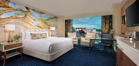 Resort King Strip View | Premium bedding, minibar, in-room safe, desk