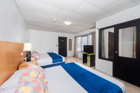 Family Suite, 2 Bedrooms, Balcony | 1 bedroom, soundproofing, free WiFi, bed sheets