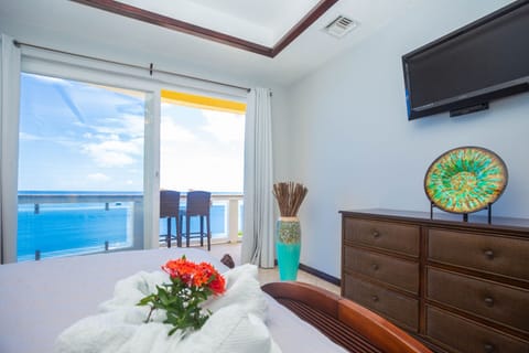 Condo, 3 Bedrooms | View from property