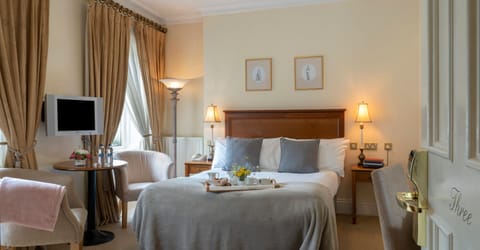 In-room safe, desk, iron/ironing board, free WiFi